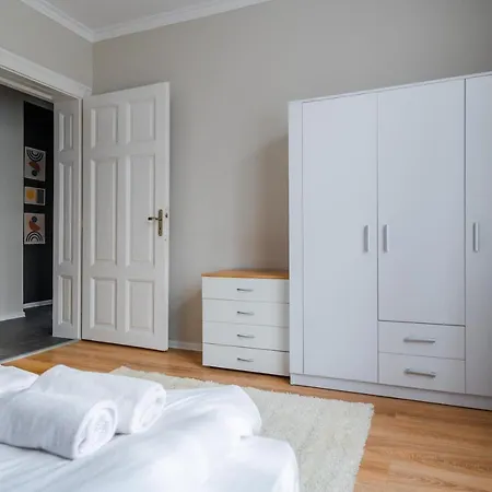 דירה Boutique 2-bedroom In סופיה
